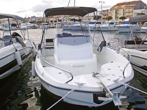 Renting of Bénéteau’s fantastic 2018 motorized boats in Barcelona