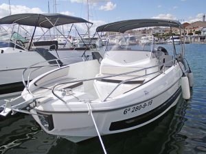 Renting of motorized boats in Barcelona | Sailing BCN